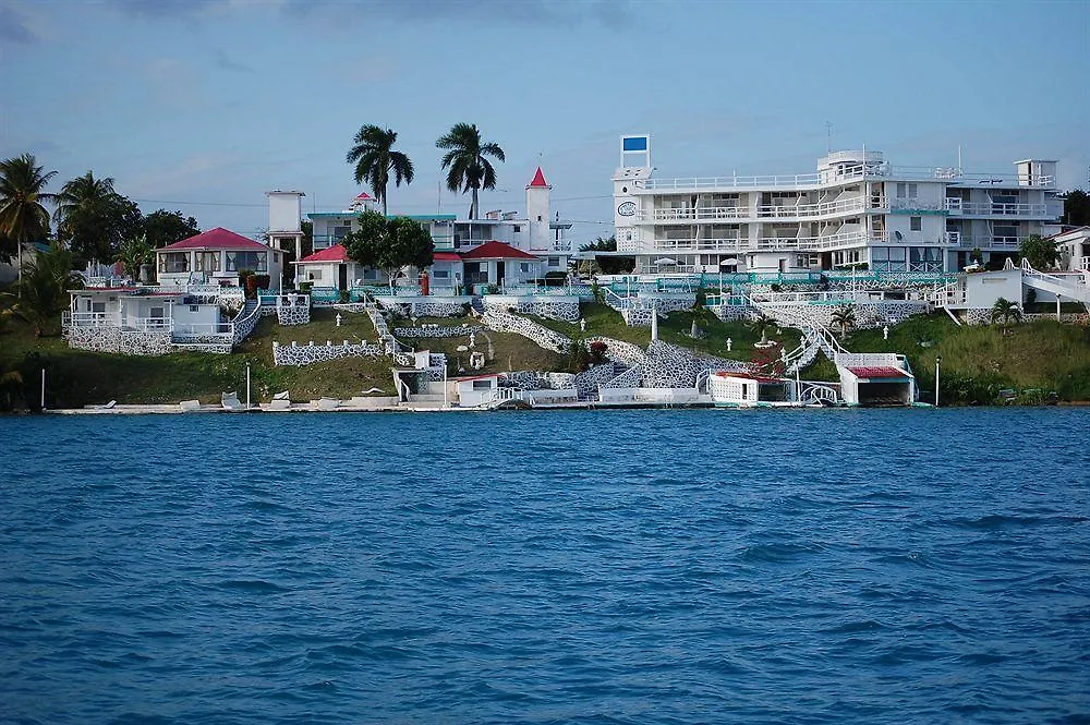 Hotel Laguna Bacalar 3*,