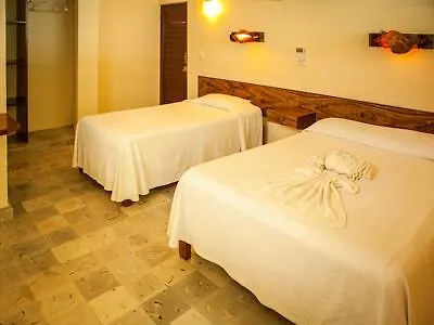 Hotel Laguna Bacalar 3*,